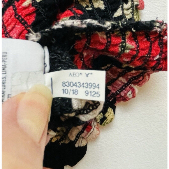 American Eagle Cottagecore Blouse Womens XS Black Floral Smocked Boho Top - Picture 6 of 8